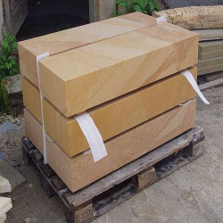 20 x 35 cm Sandstein-Blockstufen Geltona gelb