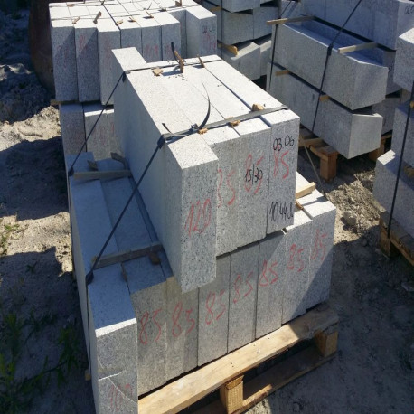 10 x 30 cm Granit-Bordsteine Griys grau