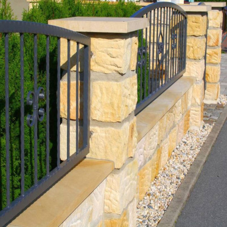 3 cm starke Sandstein-Mauerabdeckplatten Farin beige