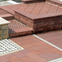 3 cm starke Sandstein-Mauerabdeckplatten Mapula rot 36 cm breit