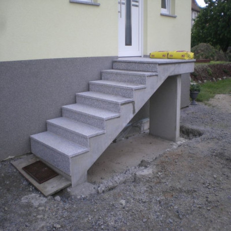 8 cm starke Granit-Podestplatten Griys hellgrau 250 x 200 cm