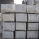 50 x 50 cm Granit-Mauersteine Griys hellgrau, mit 4 gesägten Flächen auf Paletten
